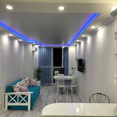 Luxe Apartment On Drahomanova Kiev Ngoại thất bức ảnh