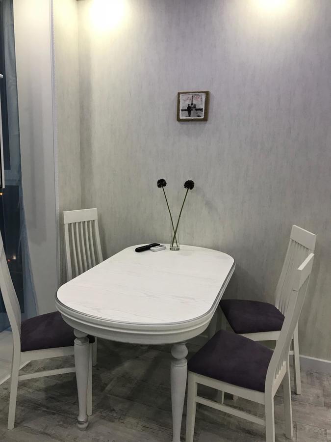 Luxe Apartment On Drahomanova Kiev Ngoại thất bức ảnh