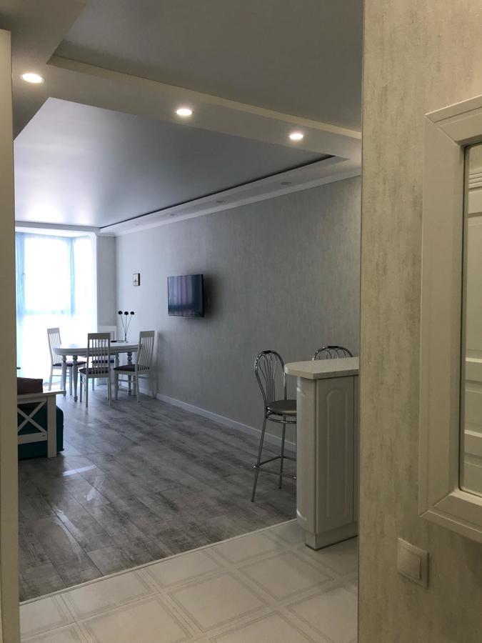 Luxe Apartment On Drahomanova Kiev Ngoại thất bức ảnh